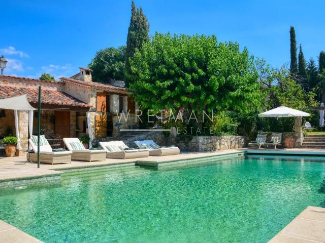 Maison 10 pièces 322 m²