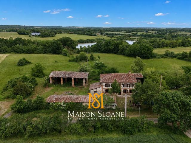 Maison 10 pièces 327 m²