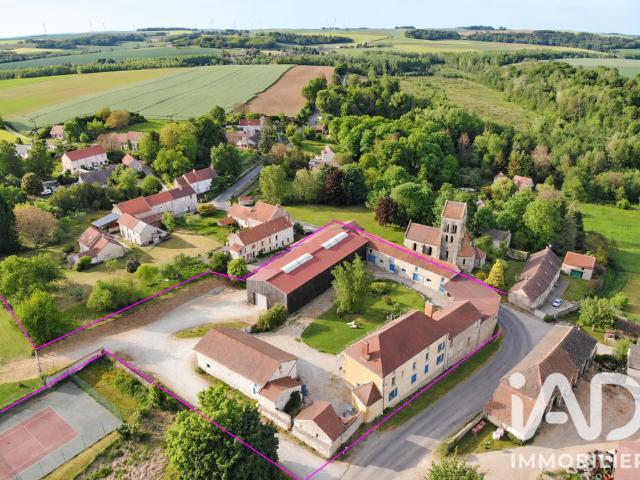 Maison 10 pièces 327 m²