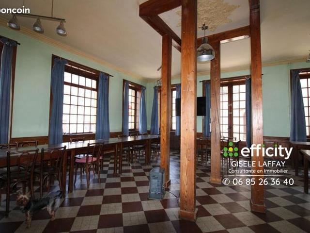 Maison 10 pièces 324 m²