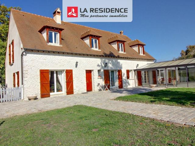 Maison 10 pièces 325 m²