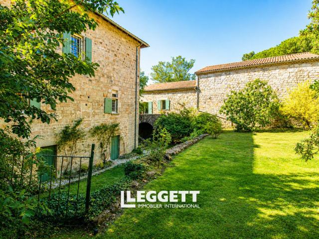 Maison 10 pièces 325 m²