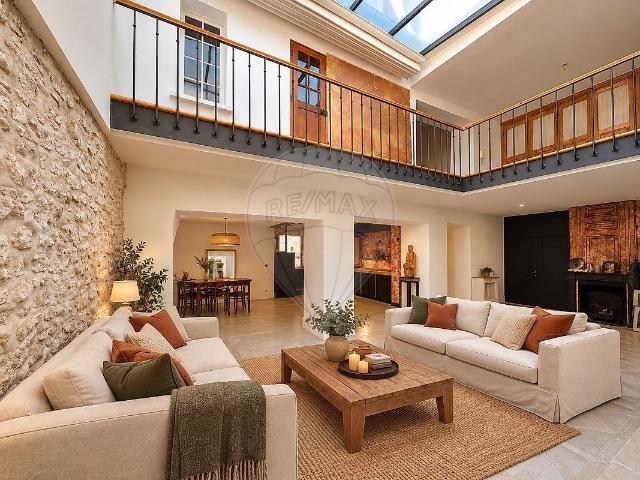 Maison 10 pièces 325 m²