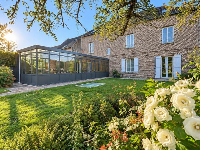 Maison 10 pièces 326 m²