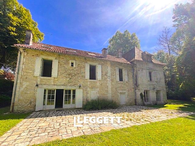 Maison 10 pièces 328 m²
