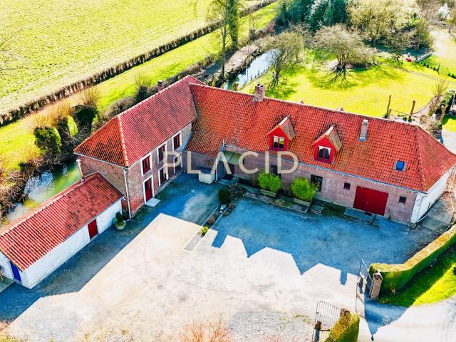 Maison 10 pièces 328 m²