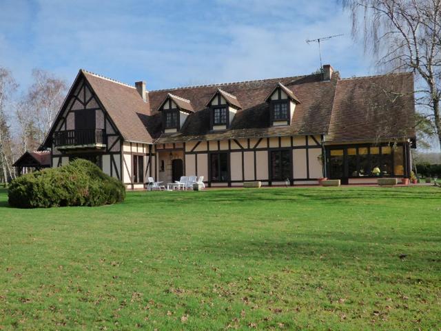 Maison 10 pièces 329 m²