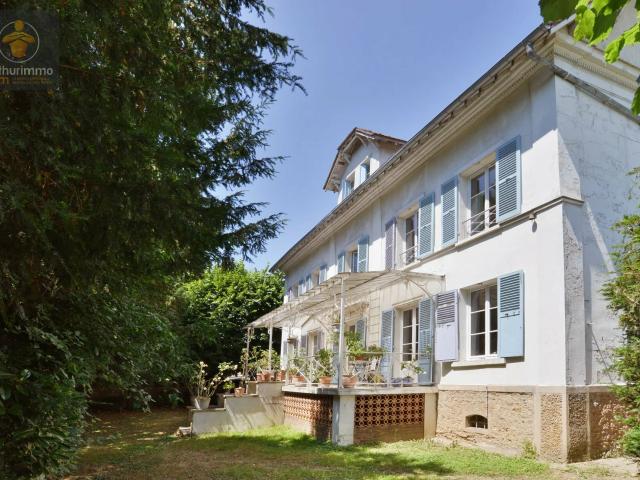 Maison 10 pièces 333 m²