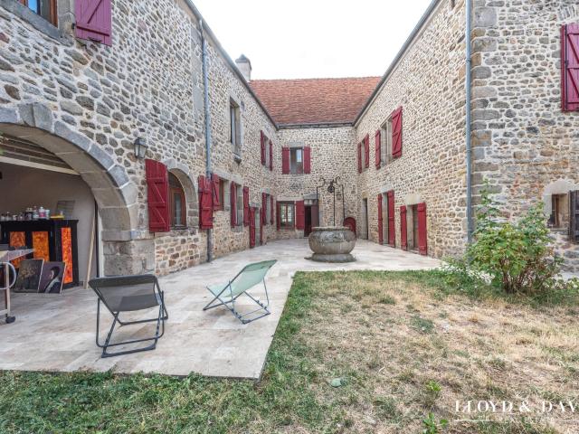 Maison 10 pièces 333 m²