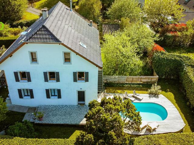 Maison 10 pièces 333 m²