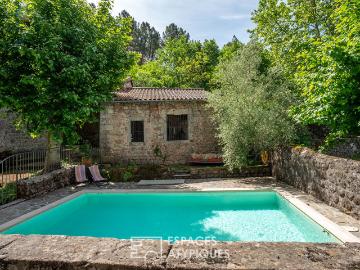 Maison 10 pièces 330 m²