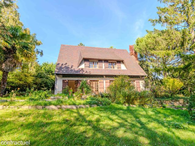 Maison 10 pièces 330 m²