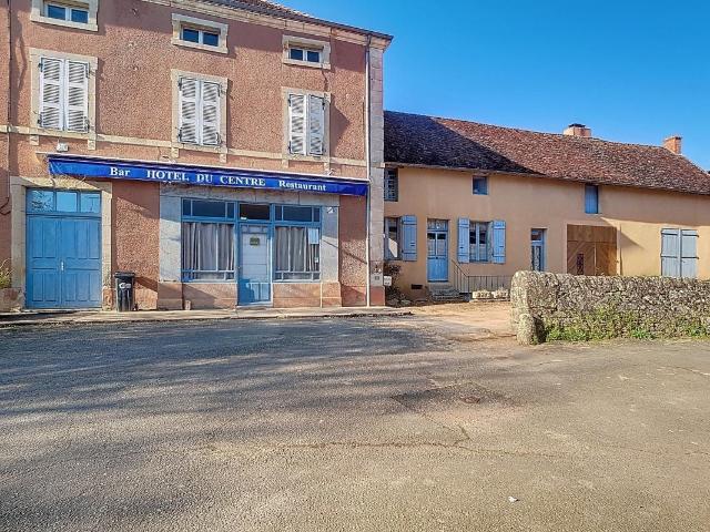 Maison 10 pièces 330 m²