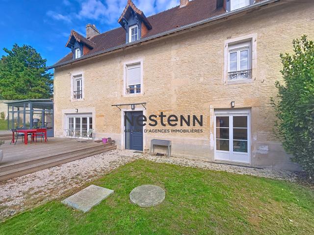 Maison 10 pièces 330 m²