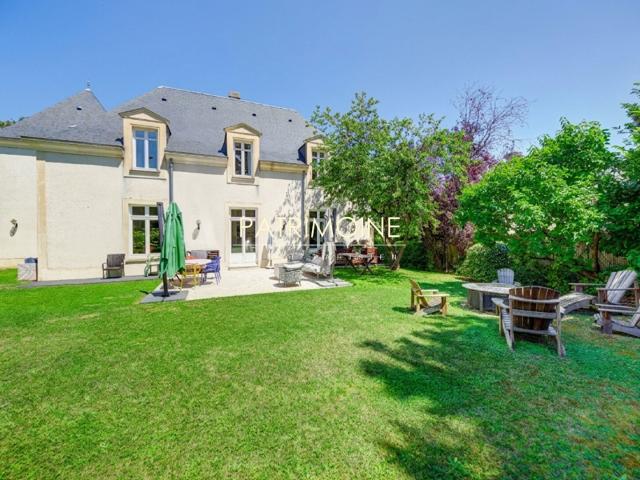 Maison 10 pièces 330 m²