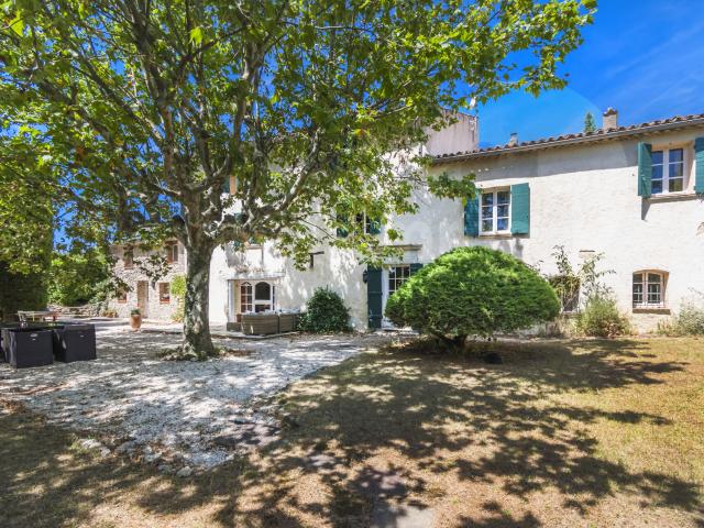 Maison 10 pièces 330 m²