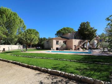 Maison 10 pièces 330 m²