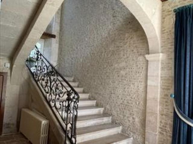 Maison 10 pièces 330 m²