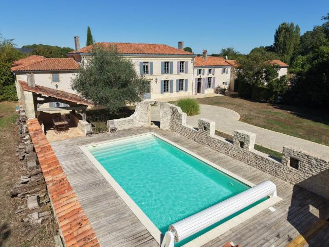 Maison 10 pièces 383 m²