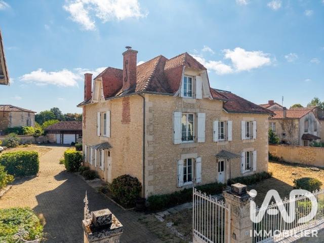 Maison 10 pièces 331 m²