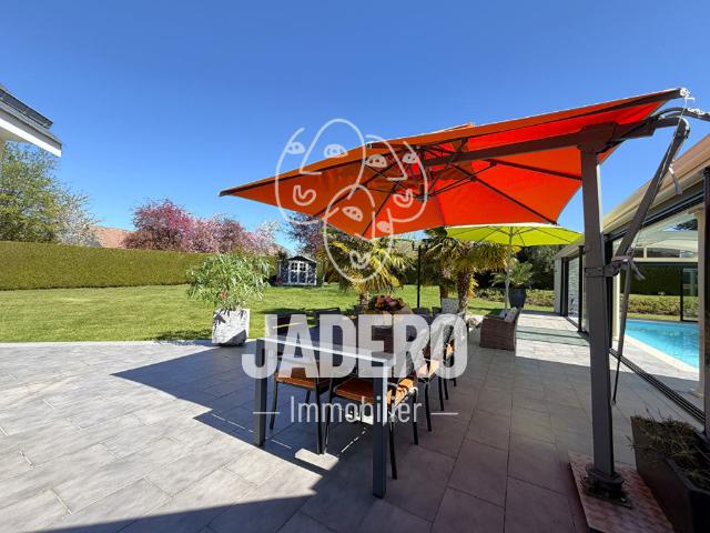 Maison 10 pièces 332 m²