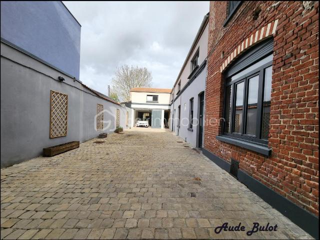 Maison 10 pièces 332 m²