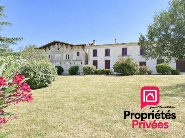 Maison 10 pièces 334 m²