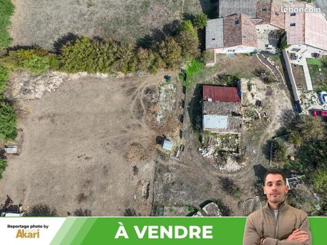 Maison 10 pièces 334 m²