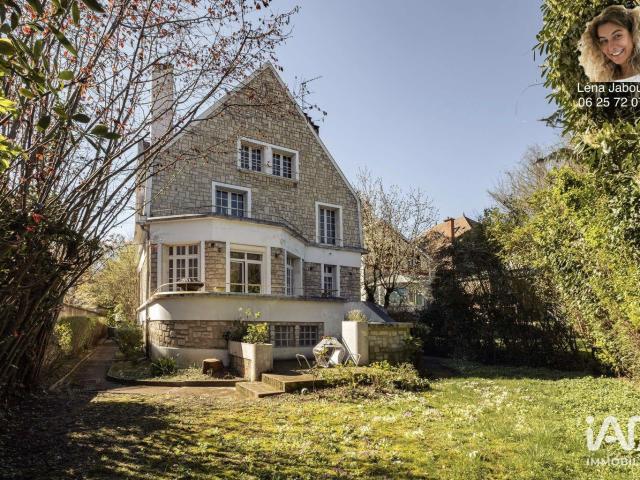 Maison 10 pièces 334 m²