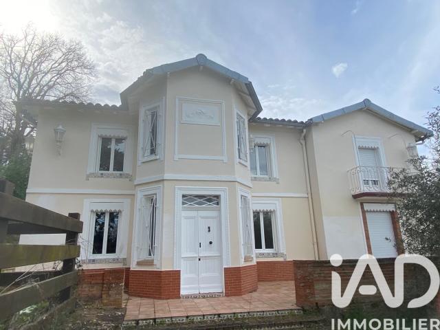 Maison 10 pièces 335 m²