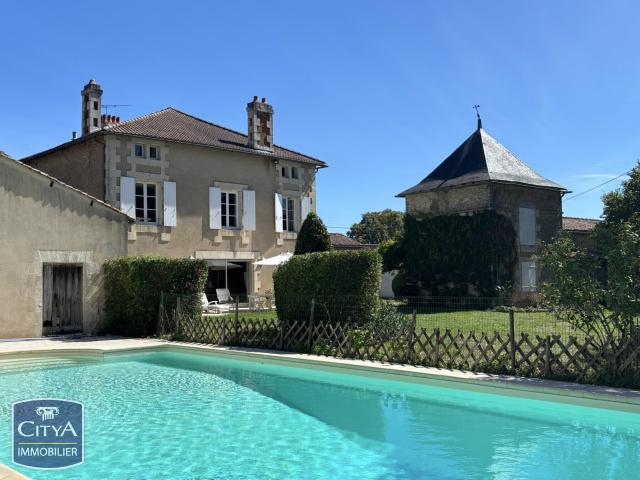Maison 10 pièces 338 m²