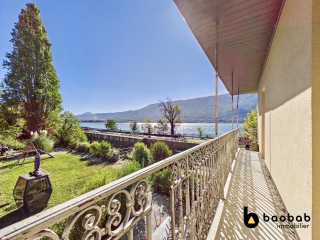 Maison 10 pièces 338 m²