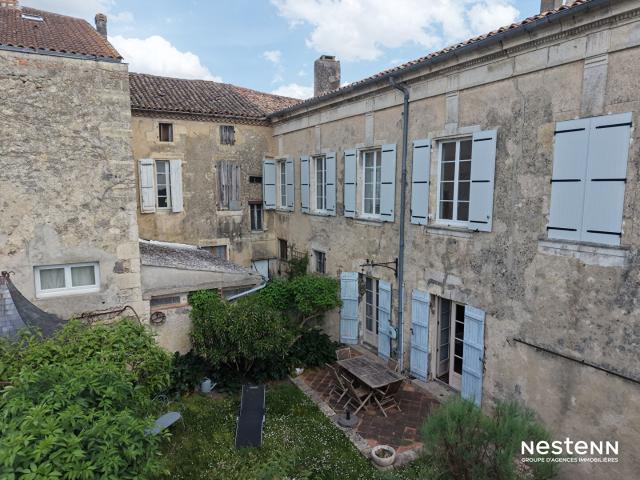 Maison 10 pièces 339 m²
