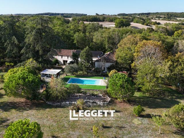 Maison 10 pièces 339 m²