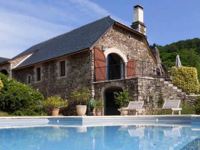 Maison 10 pièces 446 m²