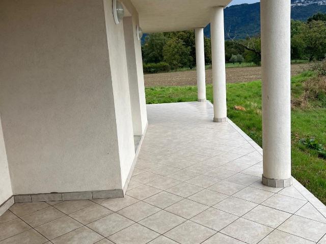Maison 10 pièces, 450 m² à louer à Saint Julien en Genevois 74160