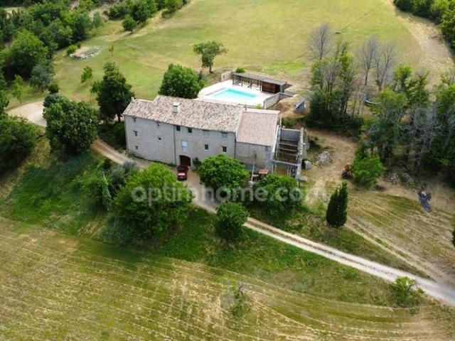Maison 10 pièces 450 m²