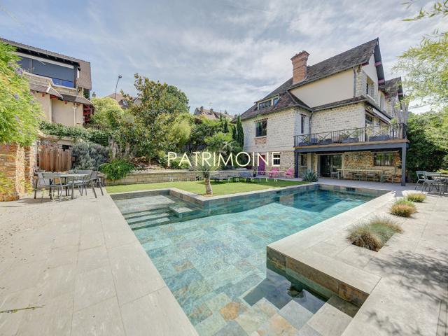 Maison 10 pièces 450 m²