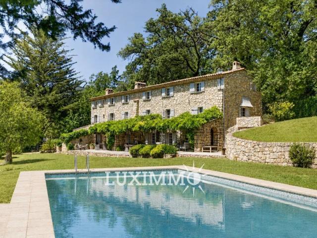 Maison 10 pièces 450 m²
