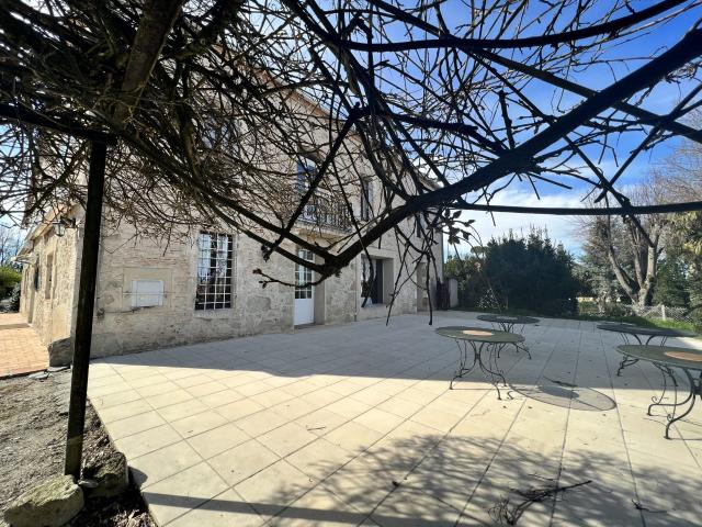 Maison 10 pièces 450 m²