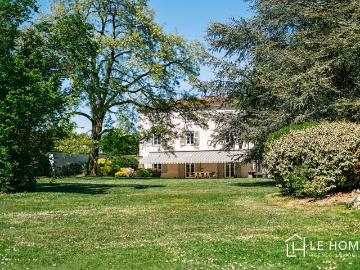 Maison 10 pièces 450 m²