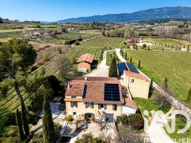 Maison 10 pièces 457 m²