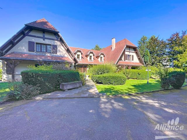 Maison 10 pièces 455 m²