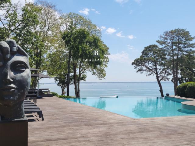 Maison 10 pièces 460 m²