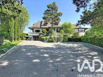 Maison 10 pièces 467 m²