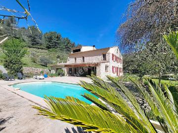 Maison 10 pièces 469 m²