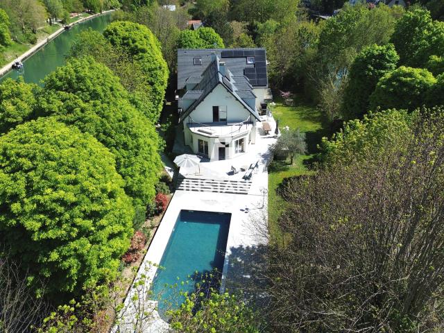 Maison 10 pièces 472 m²