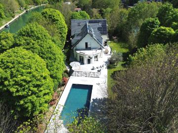 Maison 10 pièces 472 m²
