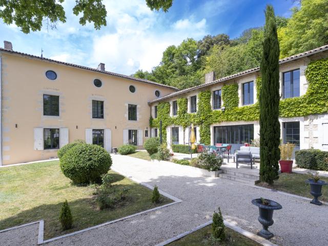 Maison 10 pièces 479 m²