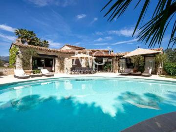 Maison 10 pièces 490 m²